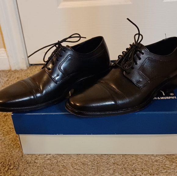 Dress shoes